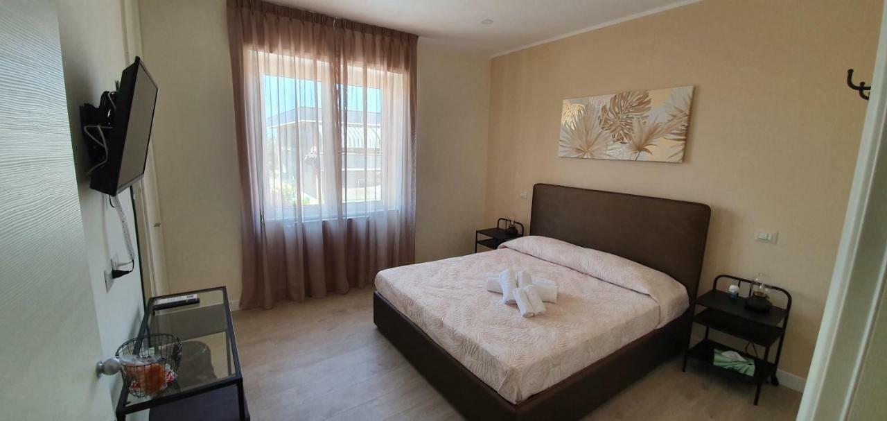 Little Rose Guest House 菲乌米奇诺 外观 照片