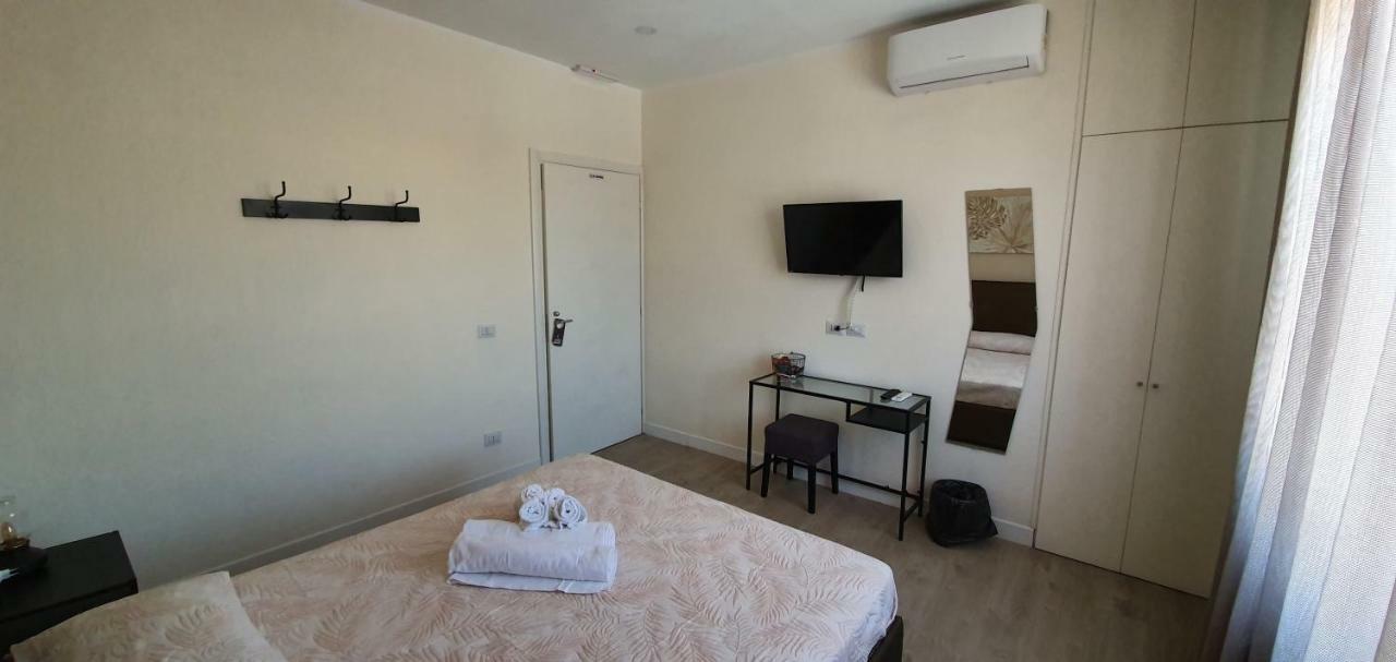 Little Rose Guest House 菲乌米奇诺 外观 照片